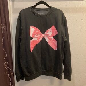 Bow Graphic Crew Neck